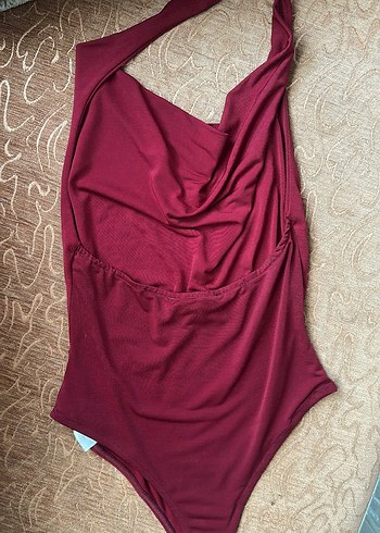 Bordo Yüksek Yakalı Kolsuz Body - Görsel 4