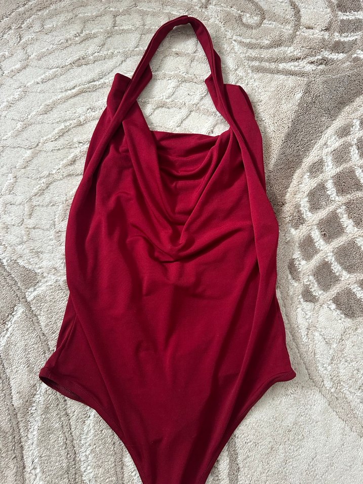 Bordo Yüksek Yakalı Kolsuz Body - Görsel 2