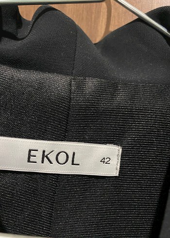 Siyah kolsuz elbise - Görsel 2