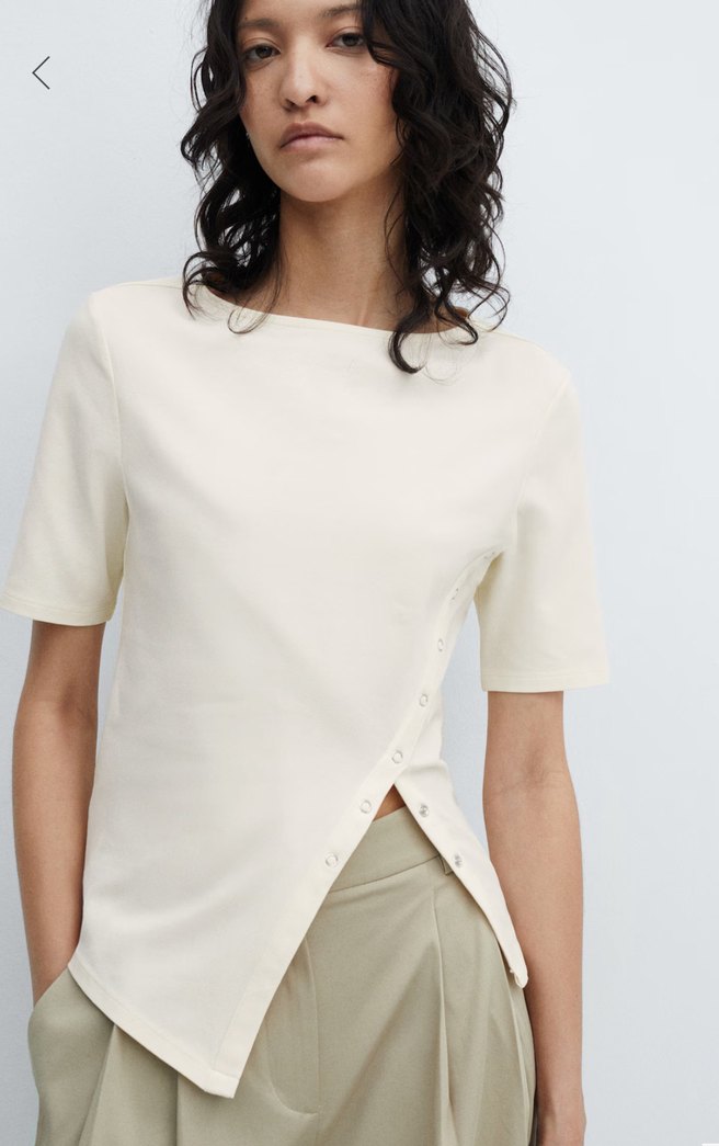 Düğmeli Beyaz Tişörtü - Görsel 2