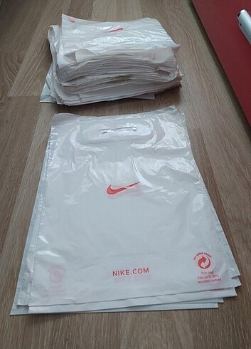 l Beden beyaz Renk Nike poşeti 