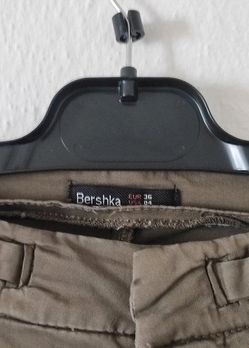 36 Beden Bershka Rahat Kesim Kadın Haki Pantolon