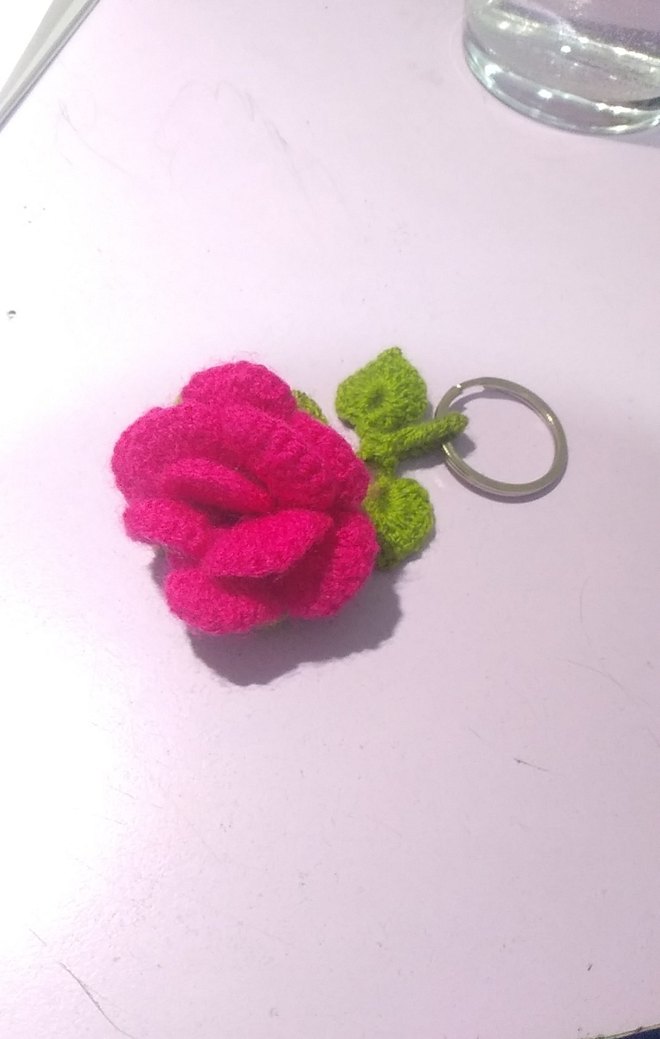 El Örgüsü Pembe Çiçekli Anahtarlık - Görsel 3