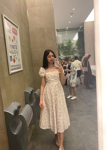 LC Waikiki Açık Mavi Pembe Çiçekli Midi Boy Elbise