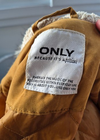 Sarı Kadın Sıcak Peluş Detaylı Kaban - Görsel 6