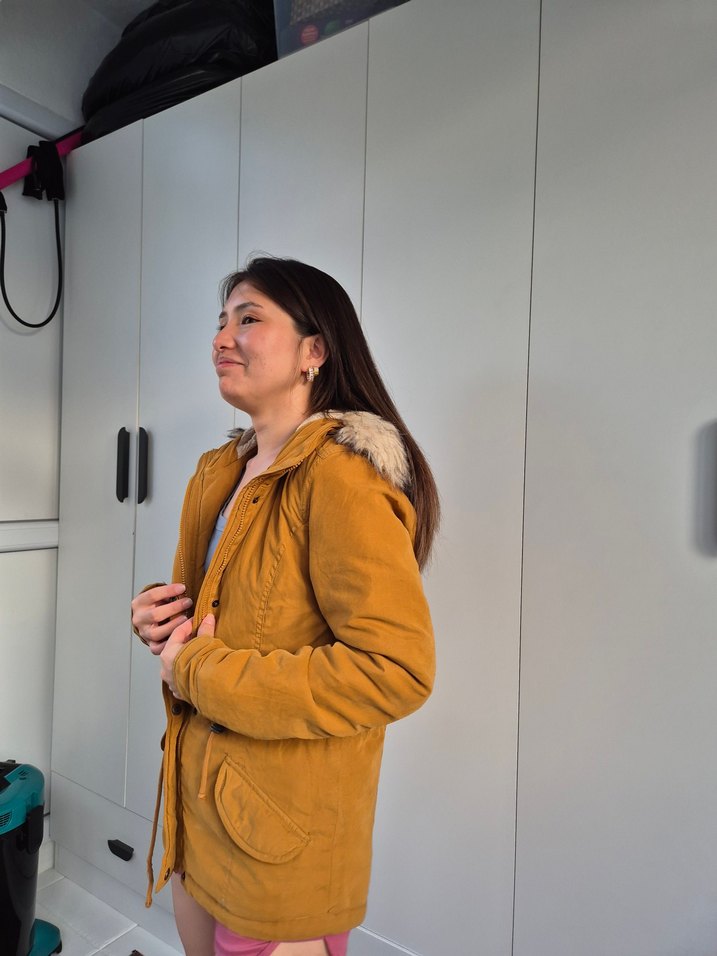 Sarı Kadın Sıcak Peluş Detaylı Kaban - Görsel 3