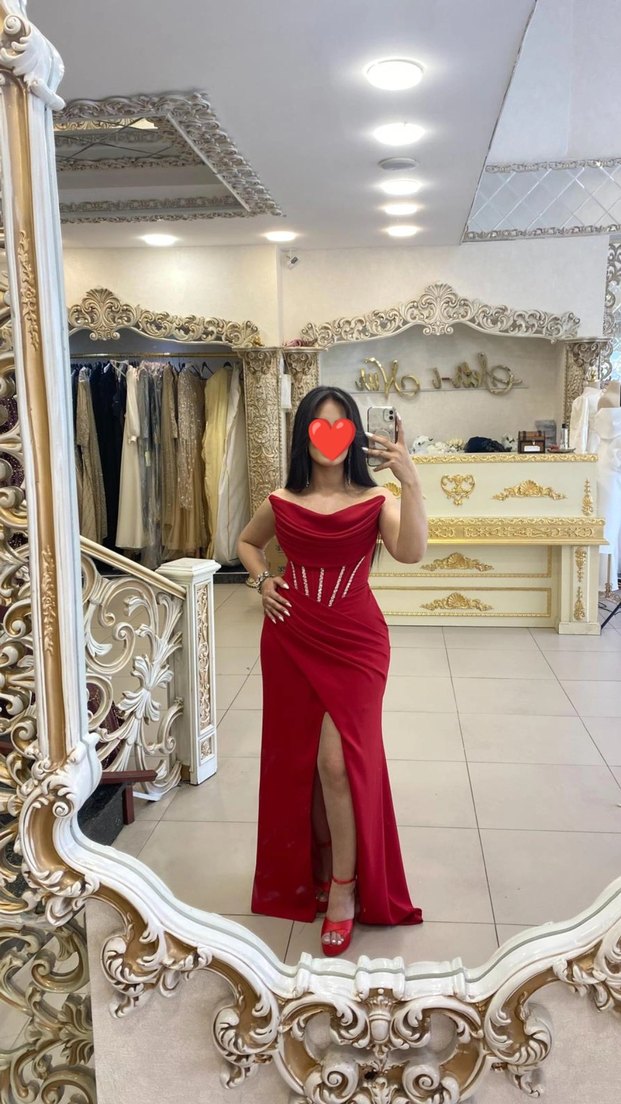 Drapeli Uzun Kırmızı Straplez Abiye Elbise - Görsel 3