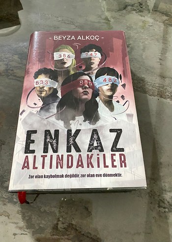 Enkaz Altındakiler - Beyza Alkoç