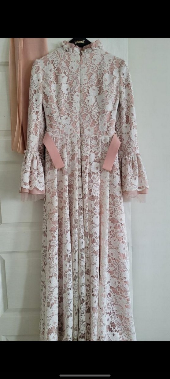 Tesettür Abiye Dantel Detaylı Pembe Uzun Elbise - Görsel 2