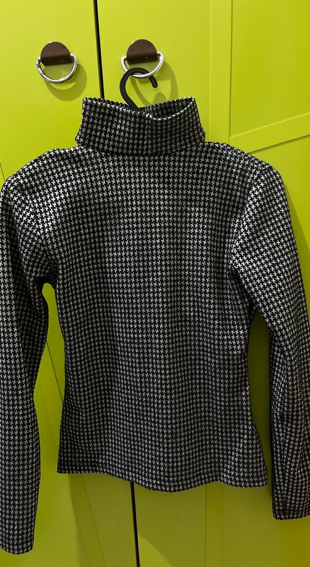 Gri Desenli Balıkçı Yaka Kadın Bluz - Görsel 3