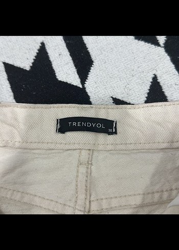 Beyaz Mini Kot Şort - Görsel 2