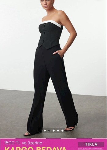 Düğmeli Siyah Straplez Midi üst - Görsel 3