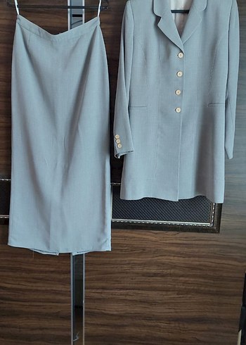 Armani Collezioni 42