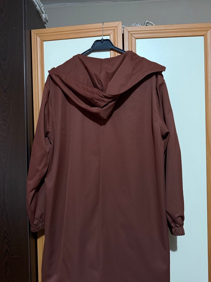 Kadın Kahverengi Uzun Düğmeli Yağmurluk - Görsel 2