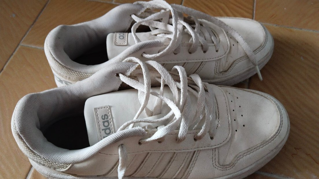 Beyaz Adidas Spor ayakkabı - Görsel 5