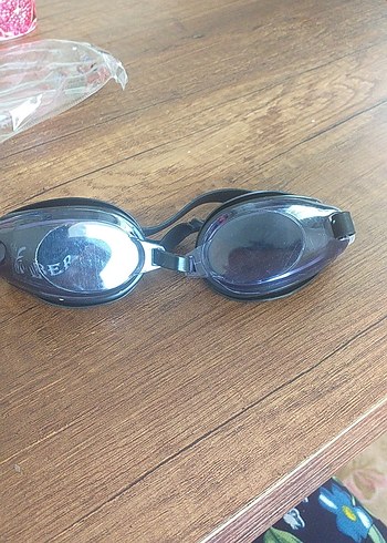 Gri Yüzücü Gözlüğü - Görsel 2