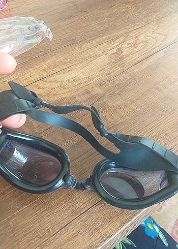 Gri Yüzücü Gözlüğü - Görsel 3