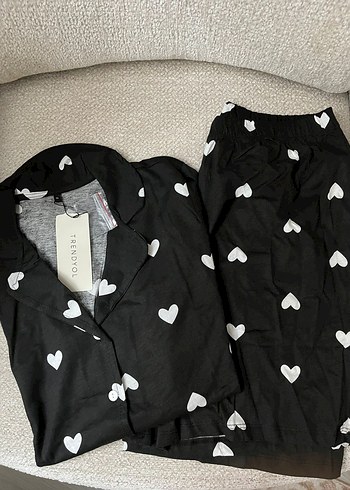 Siyah Baskılı Uzun Kollu Rahat Pijama Takımı