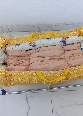 Beden sarı Renk Sarı Renkli Bebek Beşiği