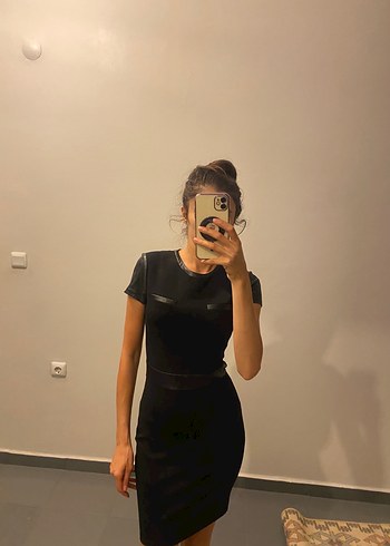 Siyah Deri detaylı bisiklet Yaka Kısa Kollu Elbise