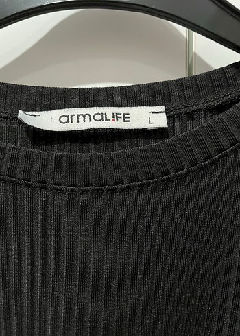 Armalife Siyah Kısa Kollu Piliseli Tişört