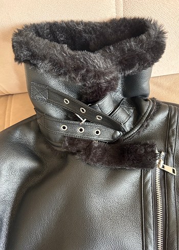 bershka muadili Kürk Detaylı Siyah Biker Deri Ceket - Görsel 7