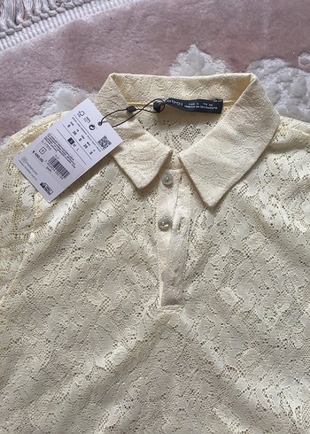 Dantel Detaylı Kısa Kollu Bluz - Görsel 3