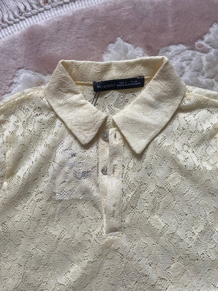 Dantel Detaylı Kısa Kollu Bluz - Görsel 2