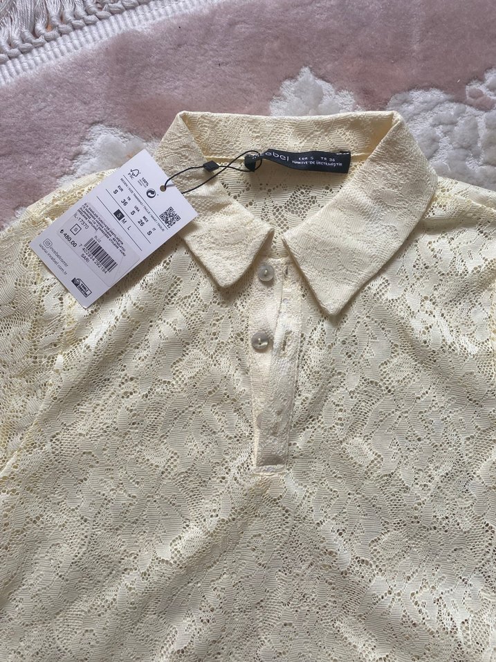 Dantel Detaylı Kısa Kollu Bluz - Görsel 3