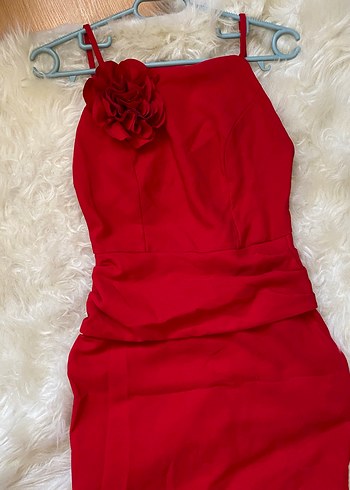 Kırmızı Elbise - Görsel 5