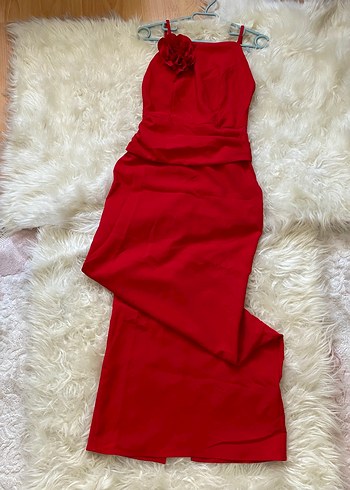 Kırmızı Elbise - Görsel 4