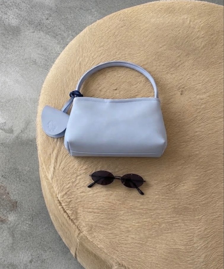 Minimal Pastel Mavi Mini El Çantası — görsel 2/7