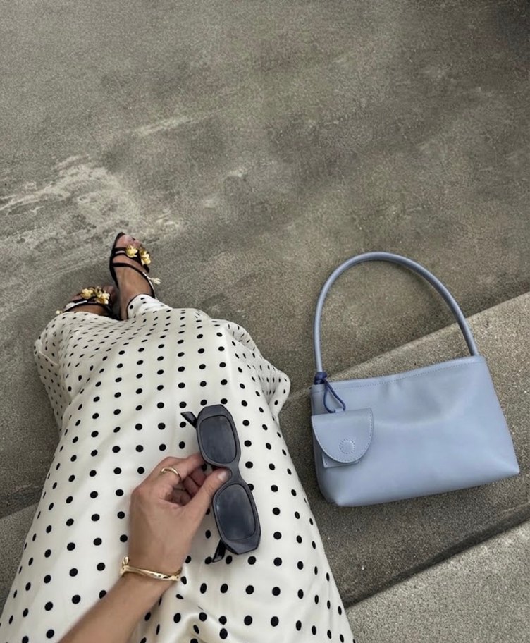 Minimal Pastel Mavi Mini El Çantası — görsel 5/7