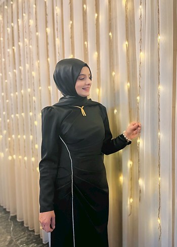 Abiye Siyah Drapeli Uzun Kollu Abiye 42 beden 1 defa giyilmiştir
