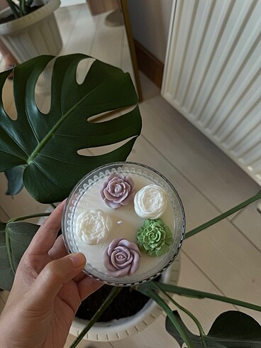 Beden çeşitli Renk Cam kaseli çiçekli mum