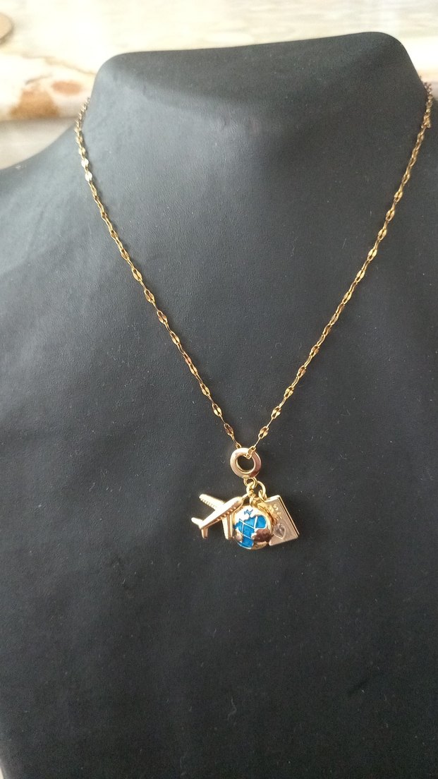 Renkli Mini Uçak ve Dünya Figürlü Kadın Kolye - Görsel 2