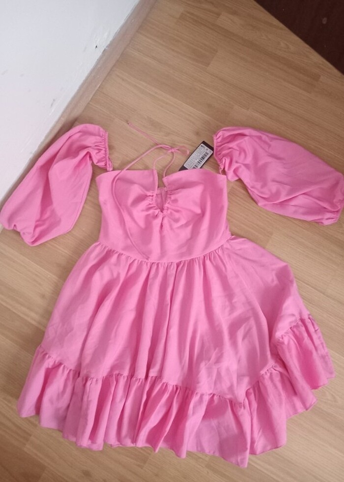 Harika bir elbise sıfır rengi canidir - Görsel 2