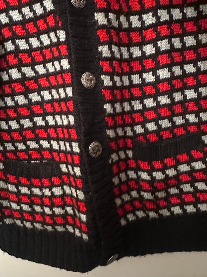 Kırmızı Desenli Örgü Kadın Hırka - Görsel 3