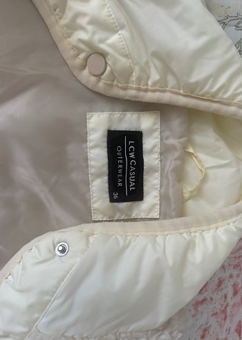 Peluş Detaylı Beyaz Midi Kadın Ceket - Görsel 3