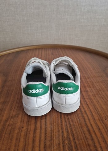 31 Beden beyaz Renk Adidas Stan Smith Çocuk ayakkabısı