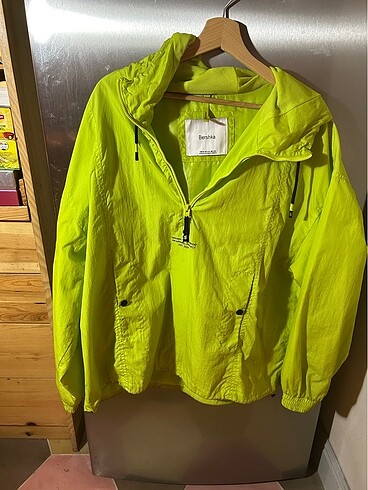 Bershka Yağmurluk