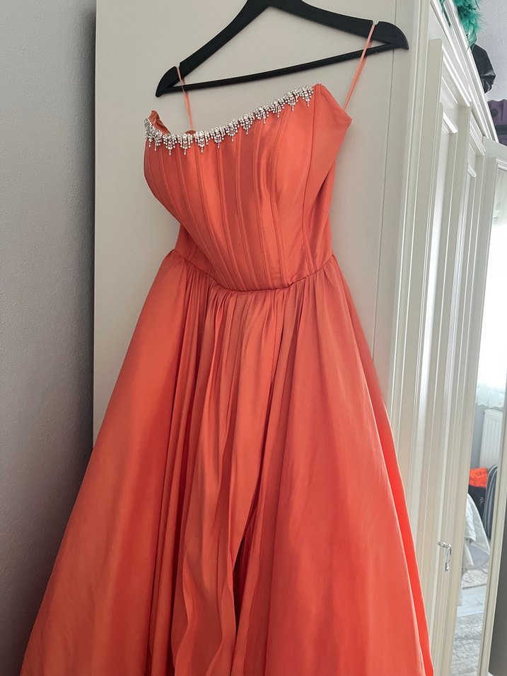 Turuncu Drapeli Straplez Uzun Abiye Elbise - Görsel 2