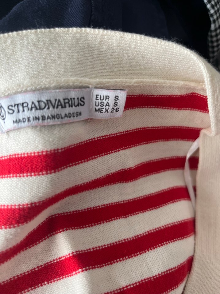 Kırmızı Çizgili V Yakalı Kadın Hırka - Görsel 2