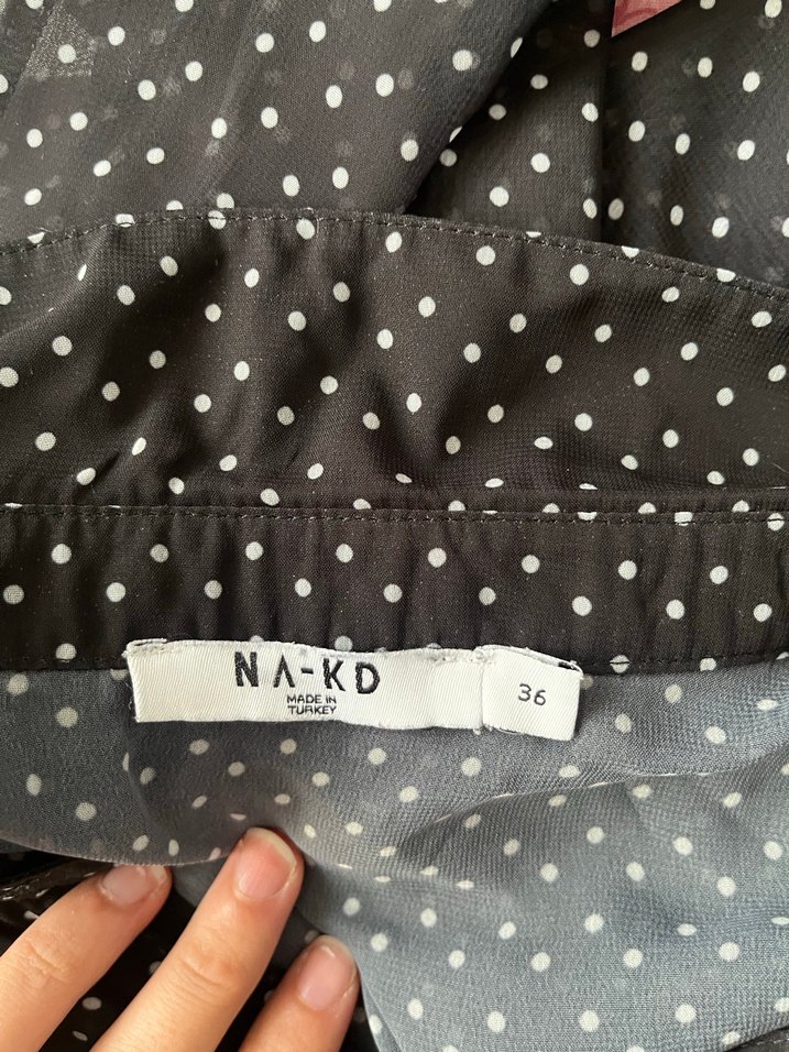 Siyah Puantiyeli V Yaka Uzun Kollu Gömlek - Görsel 3