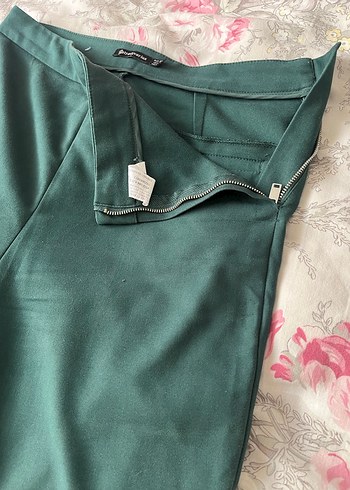 Kadın Yeşil Dar Kesim Kumaş Pantolon - Görsel 2