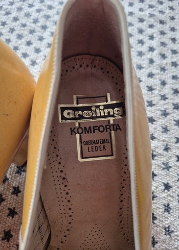 Sarı Rugan Düğmeli Kadın Klasik Topuklu Ayakkabı - Görsel 3