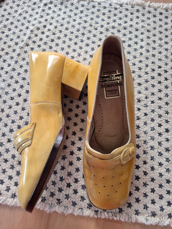 Sarı Rugan Düğmeli Kadın Klasik Topuklu Ayakkabı - Görsel 2