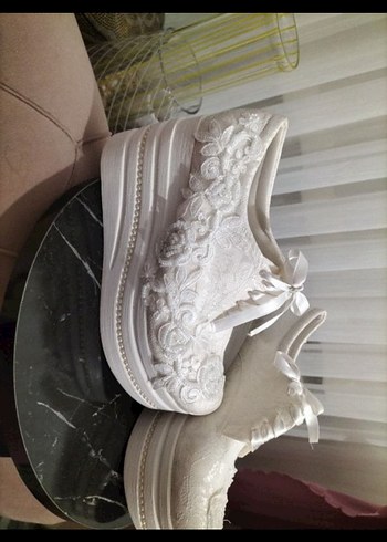 Dantel Detaylı Beyaz Dolgu Topuklu Kadın  Ayakkabı - Görsel 2