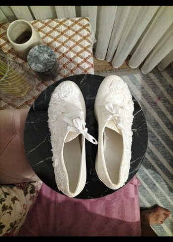 Dantel Detaylı Beyaz Dolgu Topuklu Kadın  Ayakkabı - Görsel 5