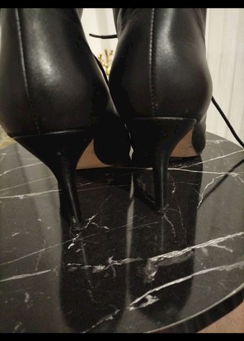 38 Beden Siyah Deri Bağcıklı Stiletto Topuklu Bot